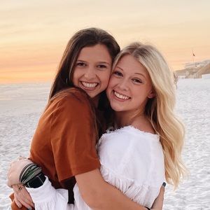 Meet your Posher, Briana